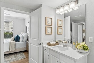 Building Photo - 14807 Woodland Hills Dr