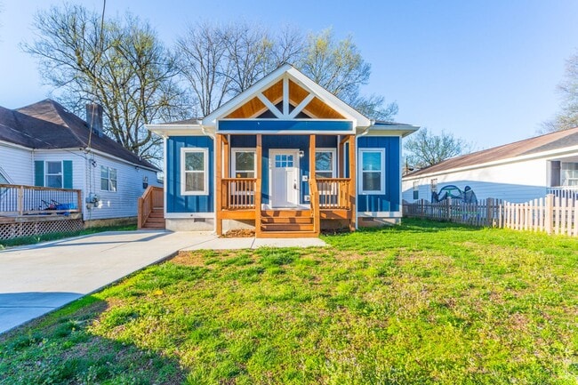 Photo - Downtown 3 bedroom Cottage House
