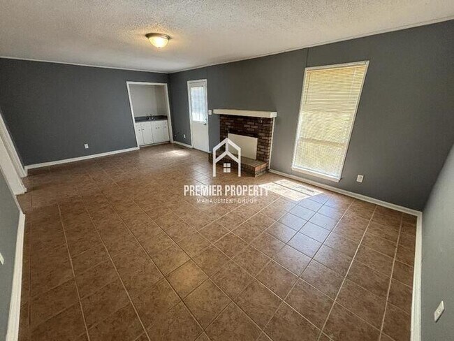 Building Photo - 13 Eddings Ln - Available Now!