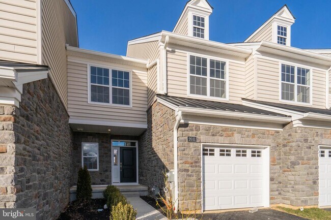 Building Photo - 2031 Julia Dr