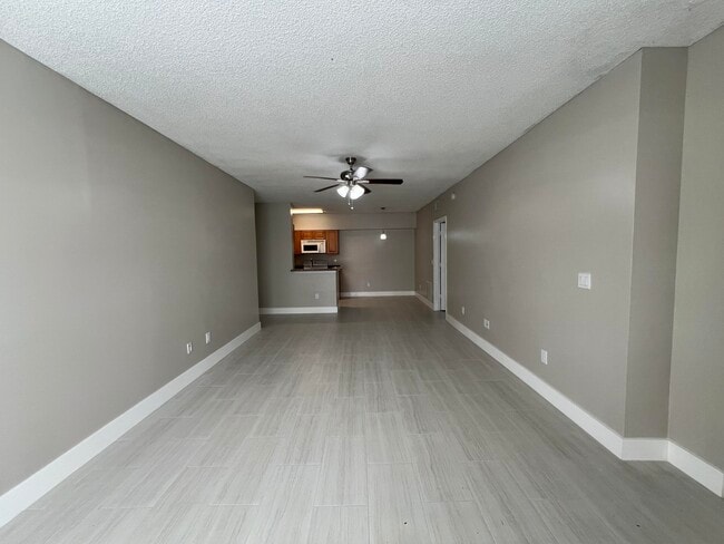 Building Photo - 10354 Fox Trail Rd S
