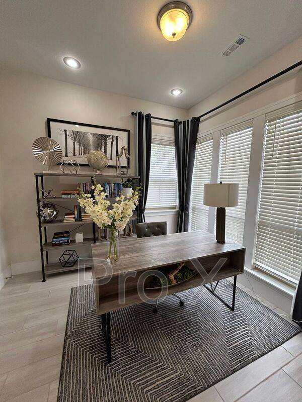 Foto del edificio - 606 Mill Pond Wy