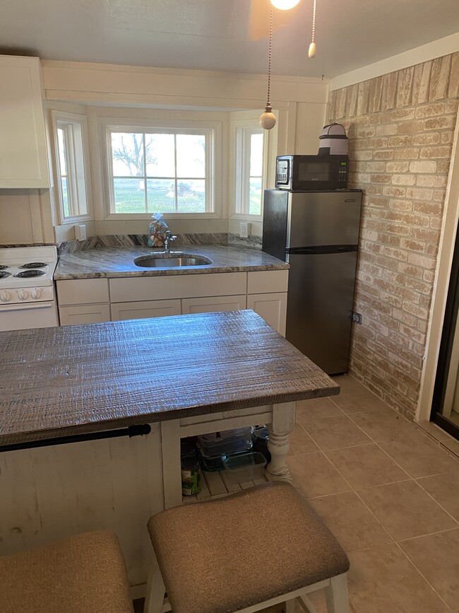 Building Photo - 9084 Nursery Dr