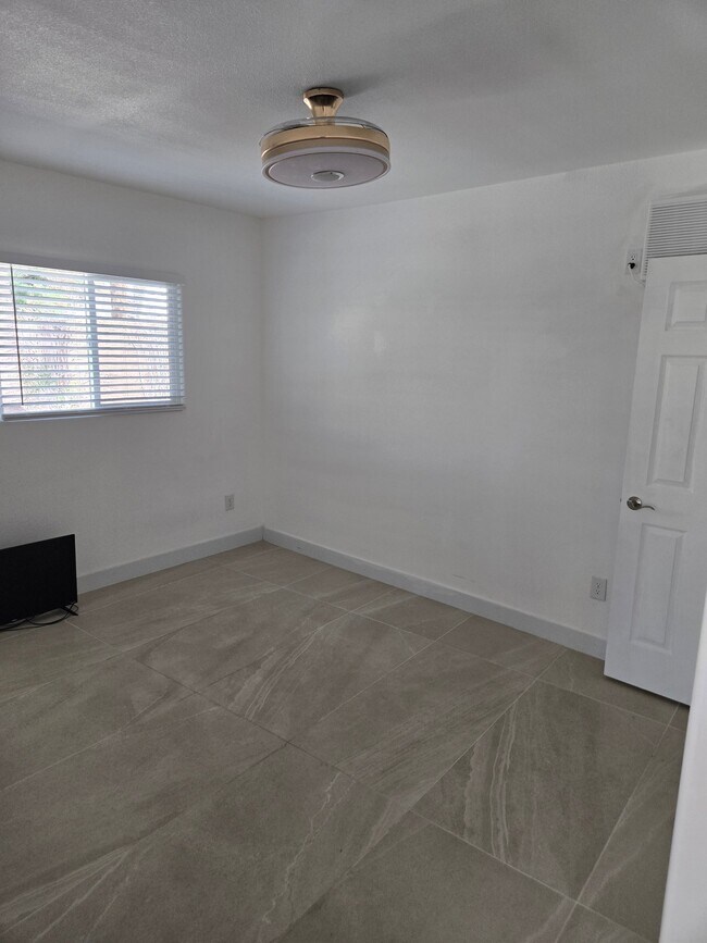 Foto del edificio - 730 Helmhill Ave