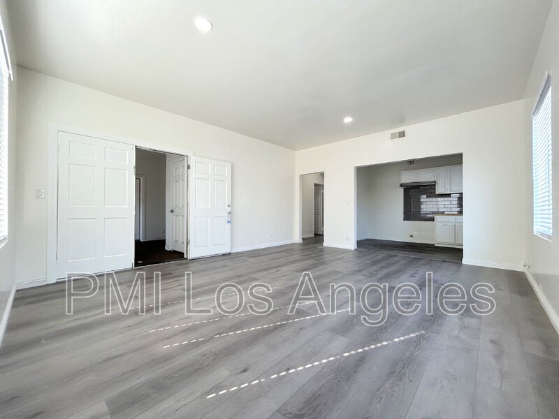 Foto principal - 8251 San Pedro St