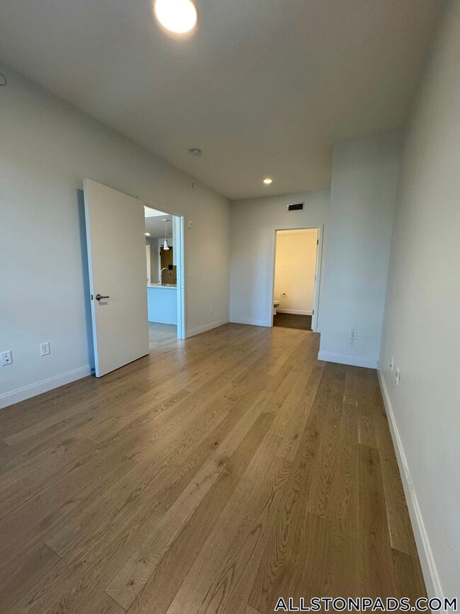 Building Photo - 55 Brighton Ave