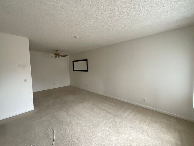 Building Photo - 165 Aurora Plaza, Union City, CA 94587