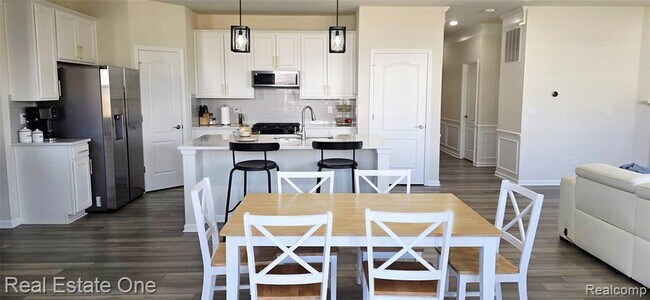 Foto del edificio - 2720 Tulip Wy