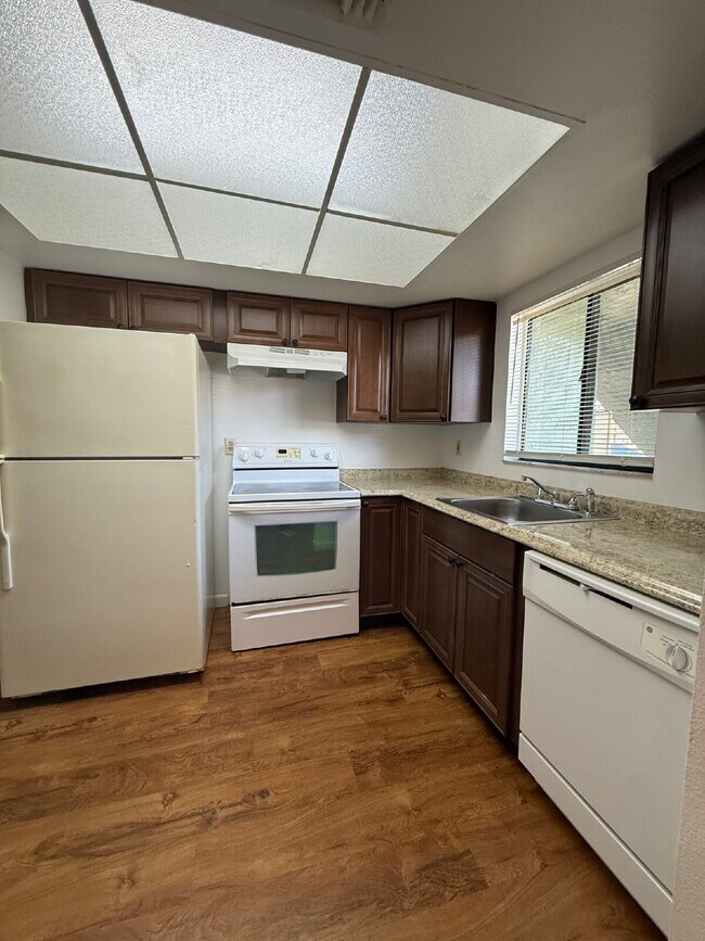 Foto del edificio - 2 bedroom, 2 bathroom in College Pines!