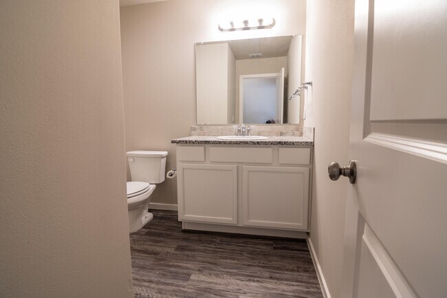 Foto del edificio - 2117 Langford Ave