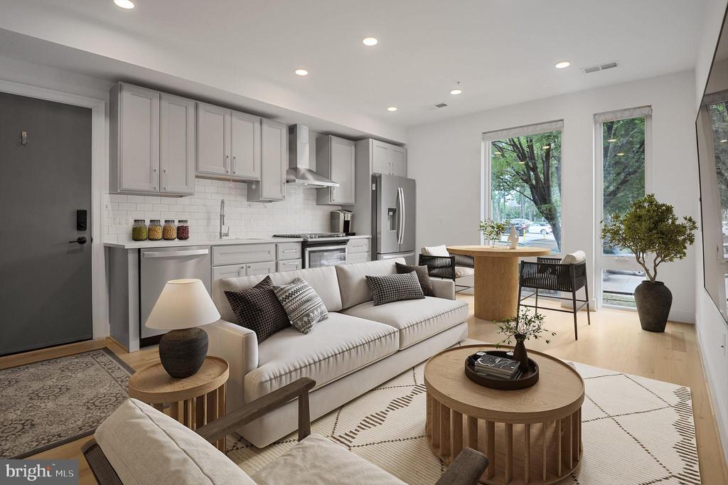 Foto principal - 4339 Harrison St NW