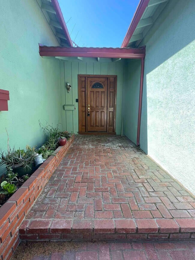 Foto del edificio - 17208 Braxton St