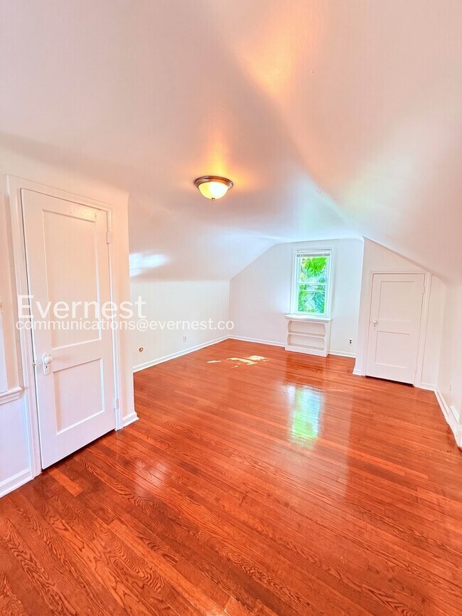 Foto del edificio - 10620 McKinney St