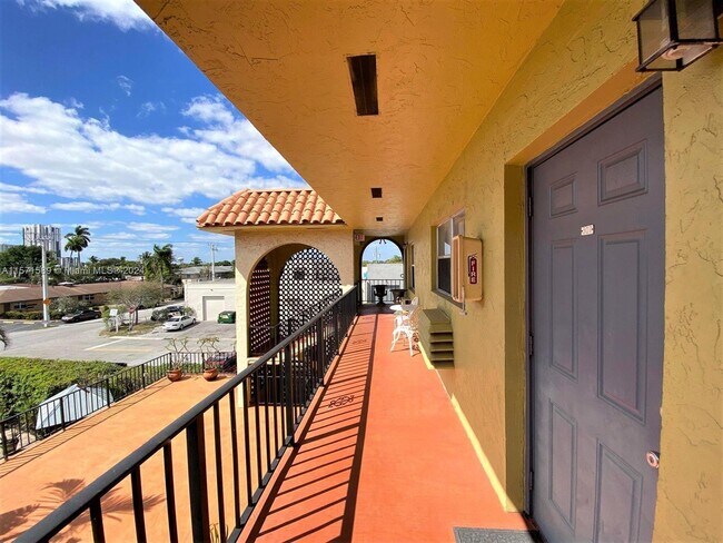 Foto del edificio - 1100 NE 9th Ave