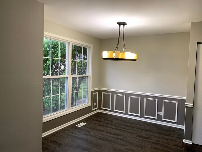 Foto del edificio - 1349 Woodlake Dr