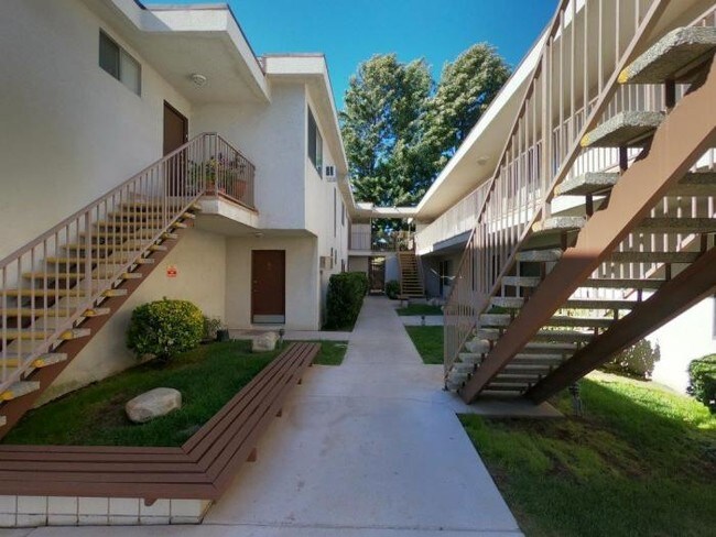 Foto del edificio - 0 bedroom in Reseda CA 91335