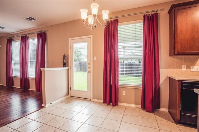 Foto del edificio - 11012 Los Comancheros Rd