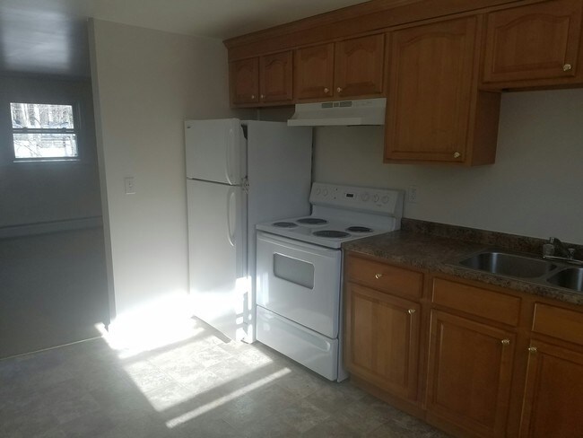 Foto del edificio - 27 Emerald Dr