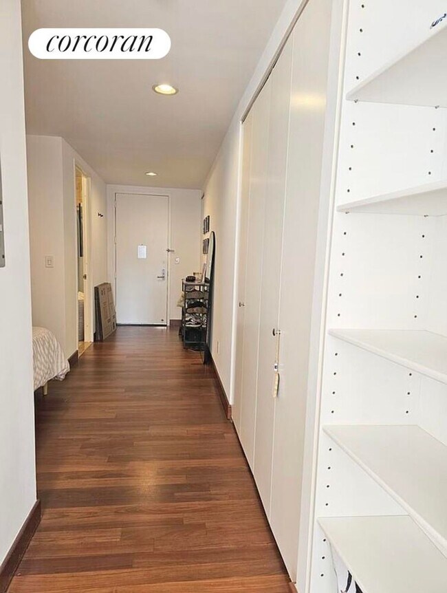 Foto del edificio - 305 E 63rd St