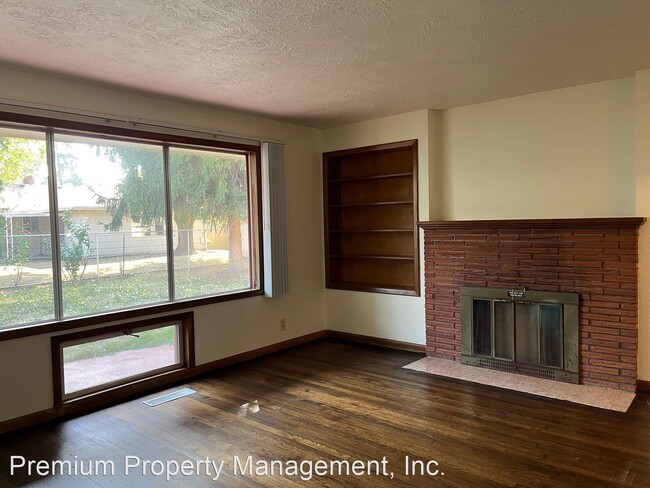 Building Photo - 3 br, 1.5 bath House - 3726 Anita Dr NE