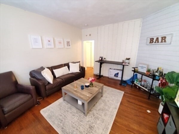Foto del edificio - 518 E 3rd St