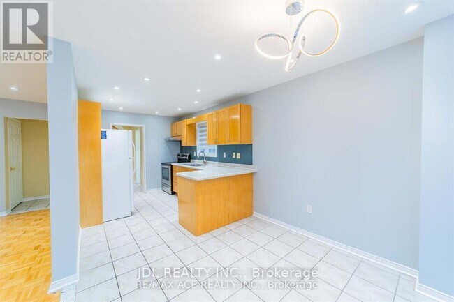 Building Photo - 65 Blackthorn Dr