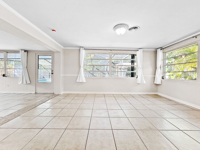 Foto del edificio - Beautiful Clearwater Home with Pool - 2bed|2bath