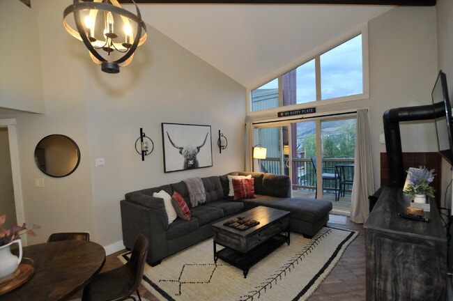 Building Photo - 3 bedroom condoo in Wildernest available f...