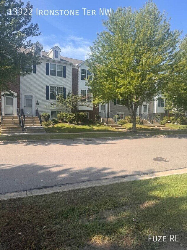 Foto del edificio - 13922 Ironstone Terrace NW