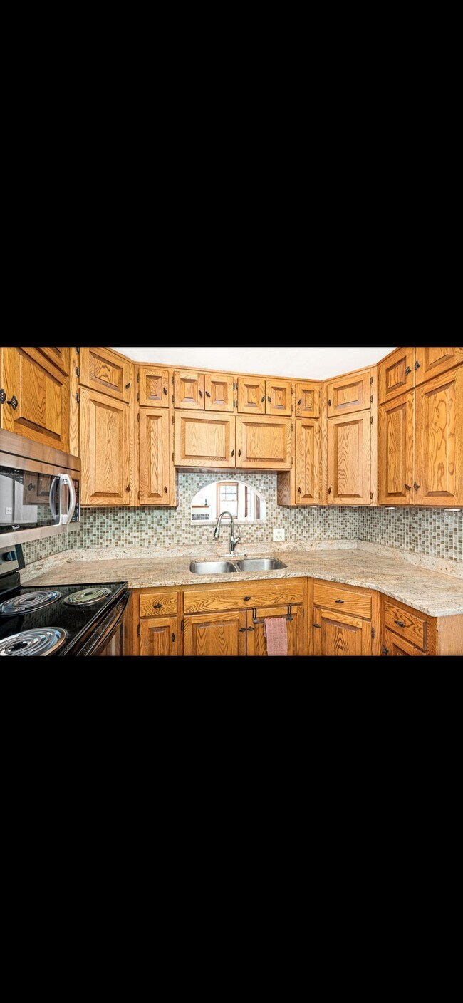 Foto del edificio - 445 E Oxford St