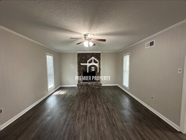 Foto del edificio - 4106 Elk Grove Cove