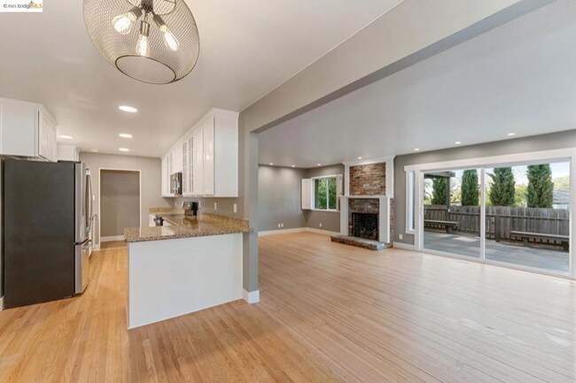 Foto del edificio - 23965 Mayville Dr