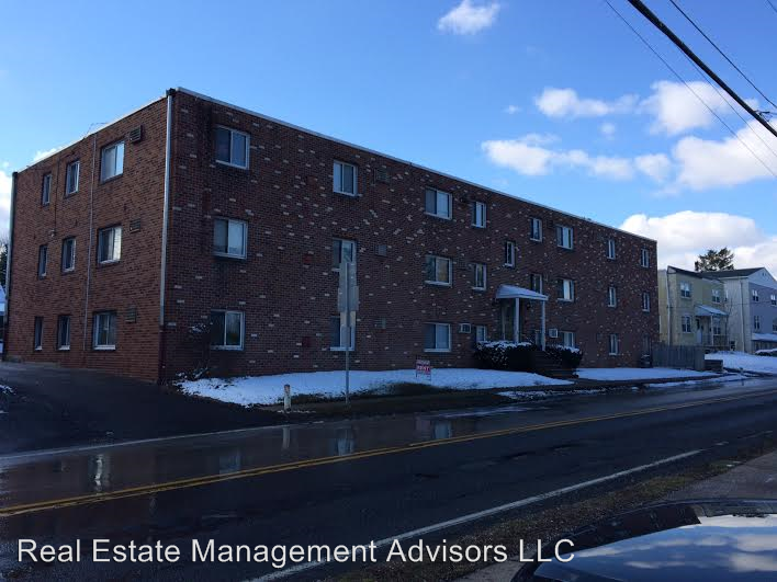 Primary Photo - 910 Fox Chase Rd