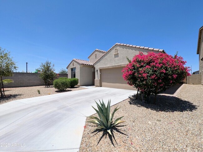 Foto del edificio - 6952 W Golden Ln
