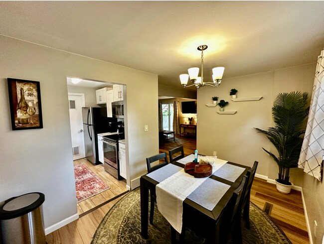 Foto del edificio - 5801 Williamsburg Way