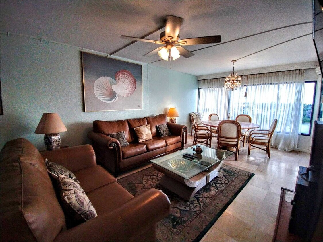 Foto principal - 6403 Padre Blvd