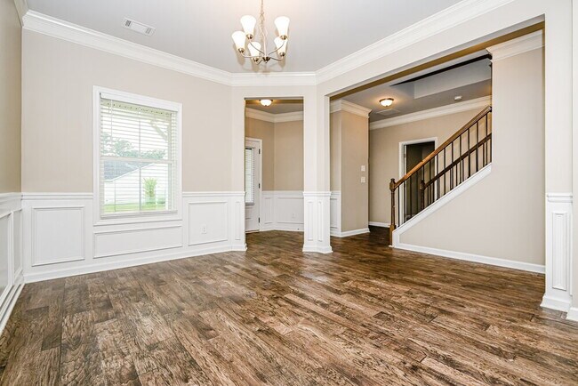 Foto del edificio - 1002 Stone Creek Dr