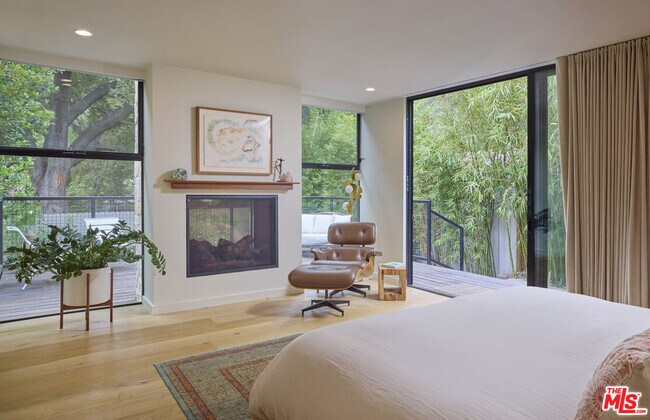 Building Photo - 1418 Bonnell Dr