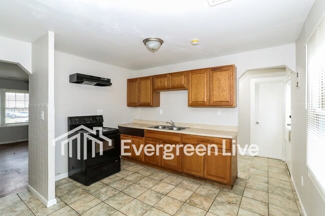 Building Photo - 9209 Meadowglen Dr