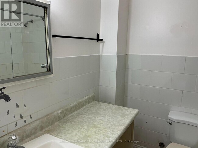 Photo du bâtiment - 361 Linden St