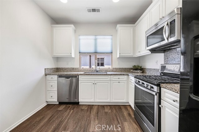 Building Photo - 596 S Casita St
