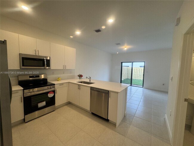 Building Photo - 12915 SW 231st Ter