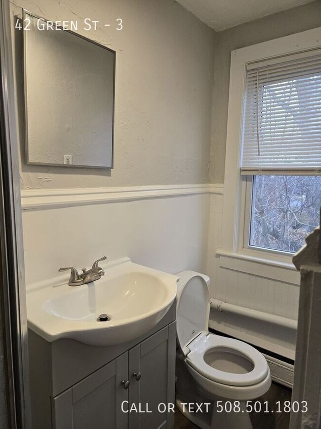 Building Photo - 42 Green St-3