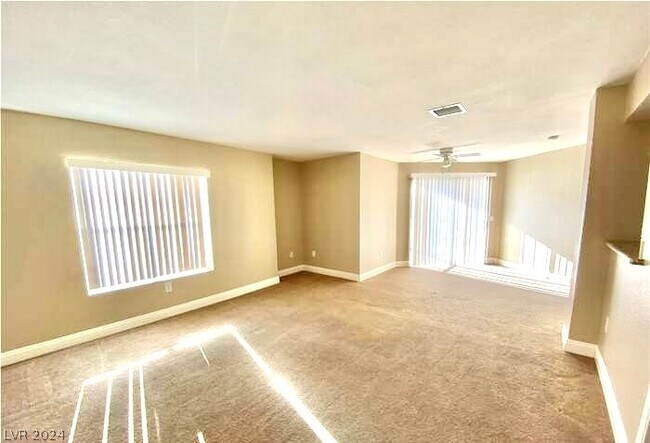 Foto del edificio - 6800 E Lake Mead Blvd