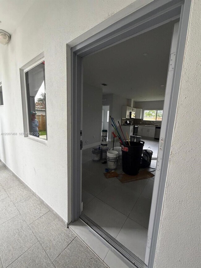 Foto del edificio - 381 E 50th St