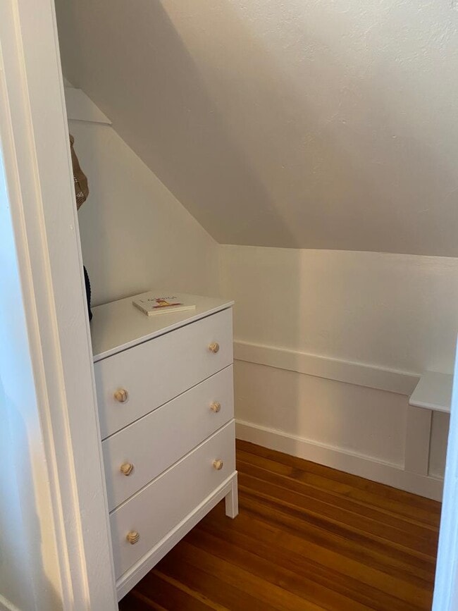 Building Photo - 61 Savoy St