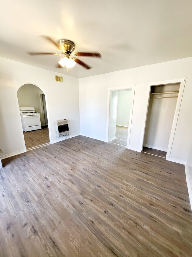 1008 Runnels St Unit B, Big Spring, TX 79720 Apartments in Big Spring, TX