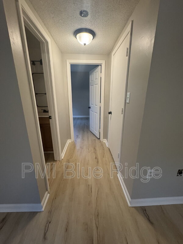 Foto del edificio - 2020 Somerset Dr