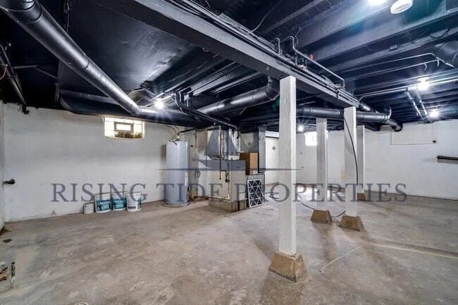 Building Photo - 707 Carlisle Ave