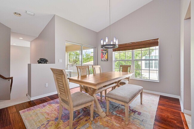 Building Photo - Available 6.16 - Fully Furnished Villa in ...
